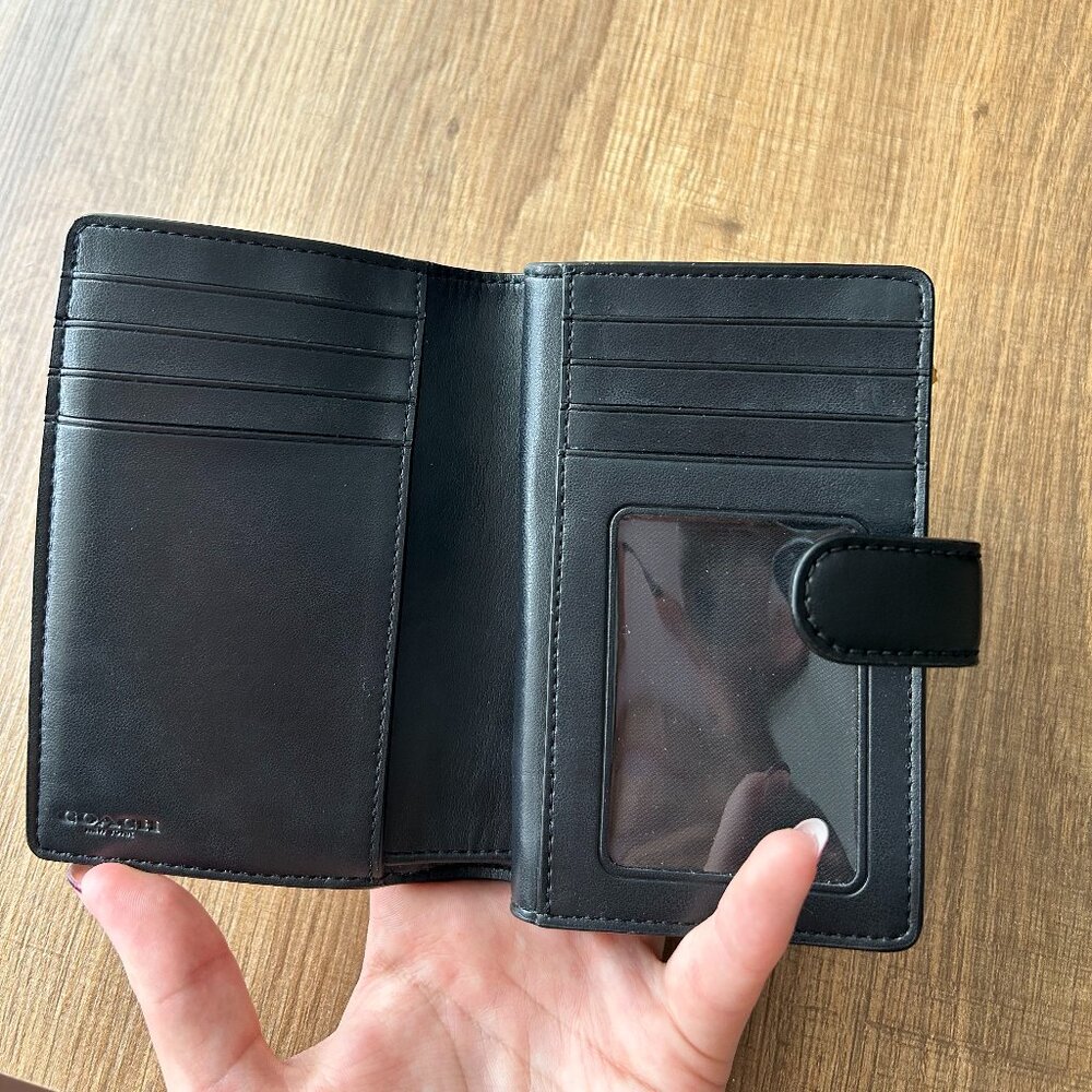 Medium Corner Zip Coach Wallet - image 4